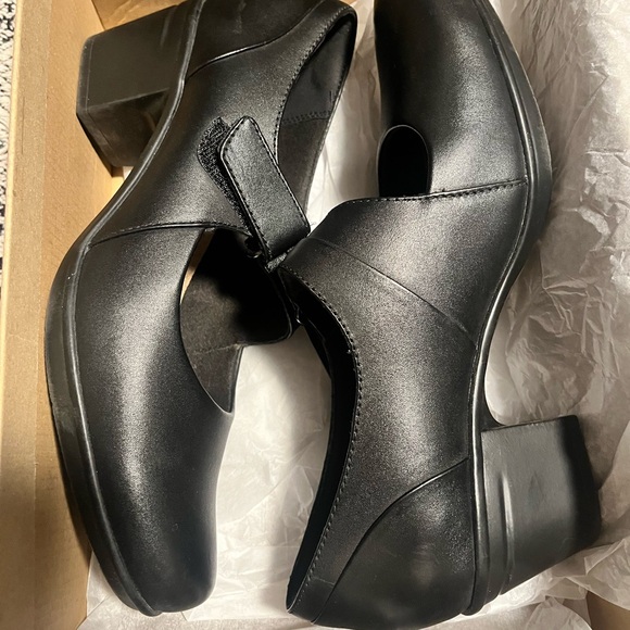 Clarks Comfort Collection Emslie Lulin Women's Black Mary Jane Pumps, 8.5. - Picture 7 of 8